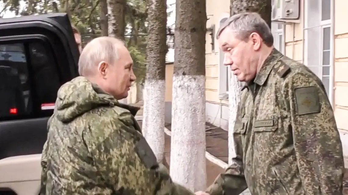 Władimir Putin odwiedza stanowisko dowodzenia w Kursku. Rosja, 12 marca 2025 r. // Anadolu / Getty Images