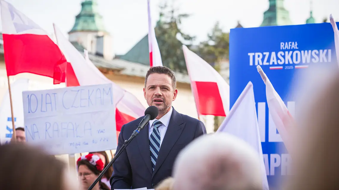 Rafał Trzaskowski na wiecu w Kielcach. 17 kwietnia 2025 r. // Fot. Grzegorz Ksel / Reporter