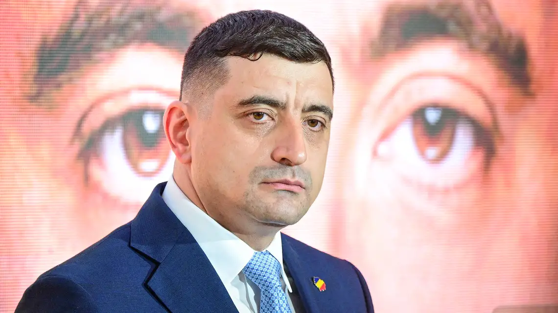 George Simion, kandydat na prezydenta Rumunii, lider skrajnie prawicowego Związku Jedności Rumunów (AUR). Bukareszt, 14 marca 2025 r. // Fot. Daniel Mihailescu / AFP / East News
