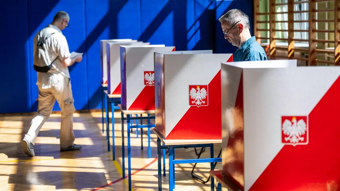  Głosowanie w drugiej turze wyborów prezydenckich. Warszawa, 1 czerwca 2025 r. // Fot. Wojtek Radwański / East News