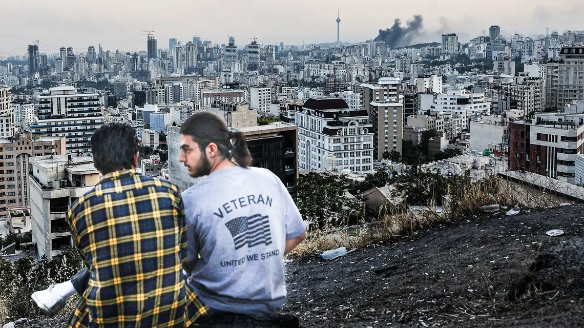 Po izraelskim ataku na siedzibę irańskiej telewizji publicznej (IRIB ) w Teheranie. Iran, 16 czerwca 2025 r. // Fot. Majid Asgaripour / Reuters / Forum
