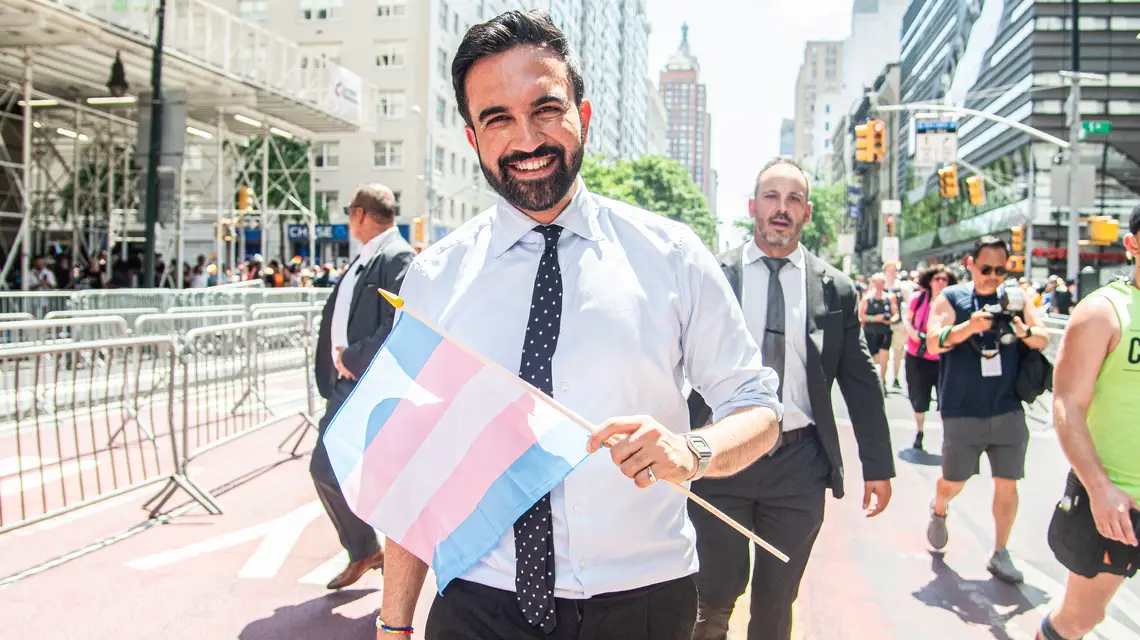 Zohran Mamdani, kandydat na burmistrza Nowego Jorku podczas marszu "New York City Pride 2025”, 29 czerwca 2025 r. // Fot. Noam Galai / Getty Images