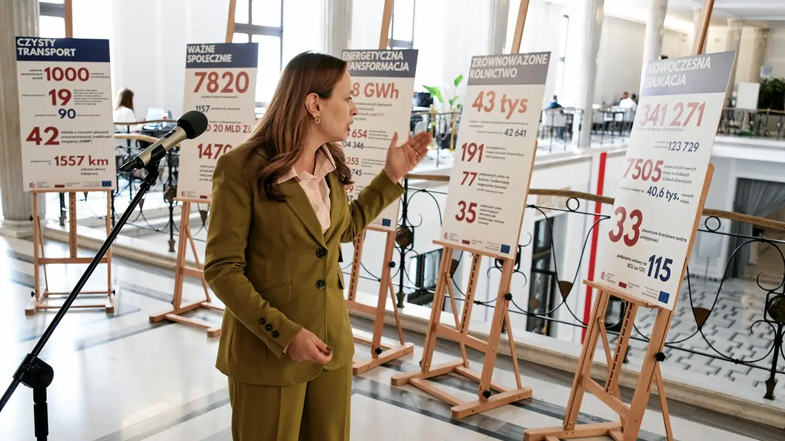 Katarzyna Pełczyńska - Nałęcz ministra Funduszy i Polityki Regionalnej otwiera wystawę w Sejmie dotyczącą funduszy KPO dla Polski. Warszawa, 13 czerwca 2025r. // Fot. Sławomir Kamiński / Agencja Wyborcza.pl
