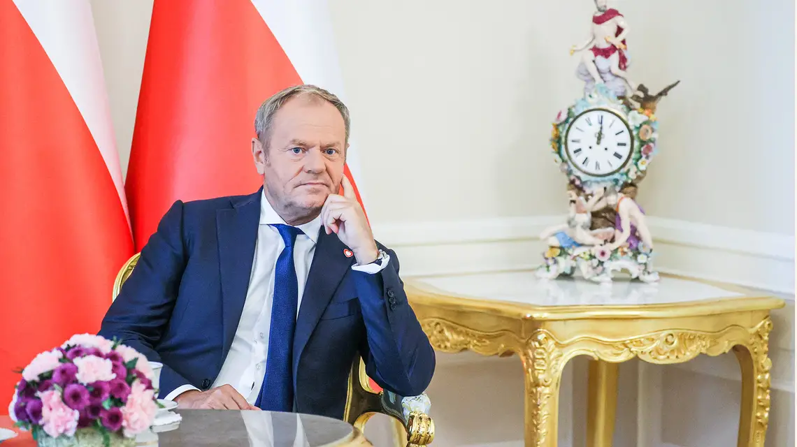 Premier Donald Tusk przed spotkaniem z prezydentem Karolem Nawrockim. Warszawa, 14 sierpnia 2025 r. // Fot. Wojciech Olkuśnik / East News