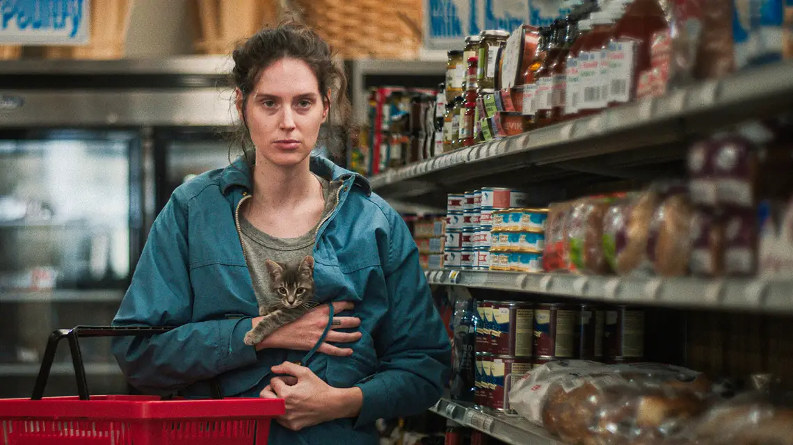 Eva Victor w wyreżyserowanym przez siebie fimie "Sorry, Baby". 2025 r. // Forum Film Poland / materiały prasowe