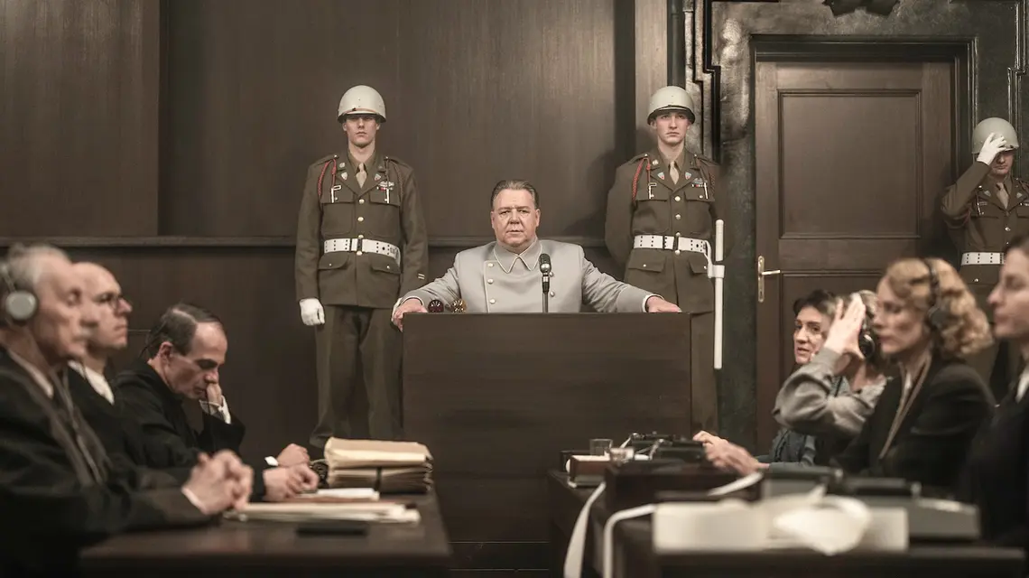 Russell Crowe w filmie „Norymberga”, reż. James Vanderbilt, 2025 r. // Materiały prasowe Monolith Film