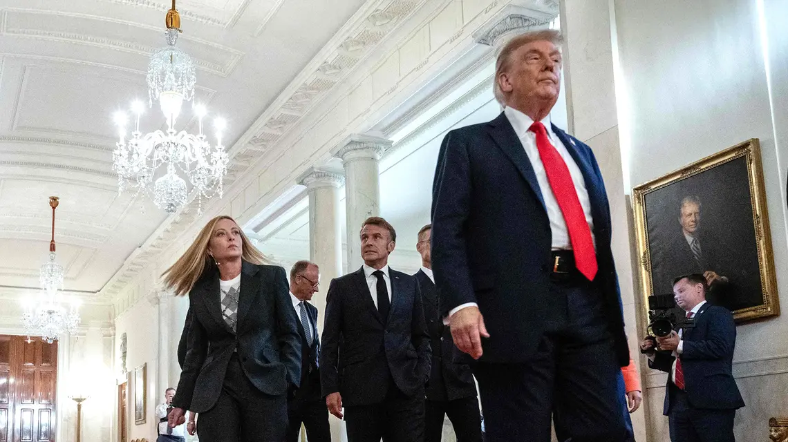 Spotkanie Donalda Trumpa z przywódcami państw europejskich. Waszyngton, 18 sierpnia 2025 r. // Fot. Andrew Caballero-Reynolds / East News