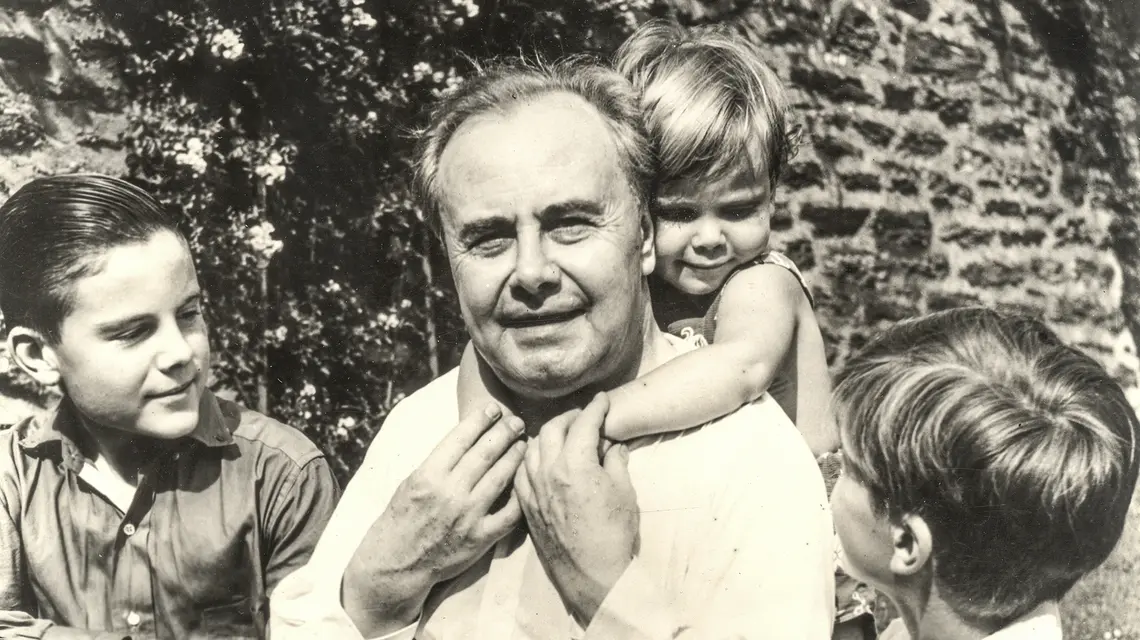 Józef Hofmann trzema synami, 1940 r. // Fot. Zbiory The International Piano Archives, University of Maryland