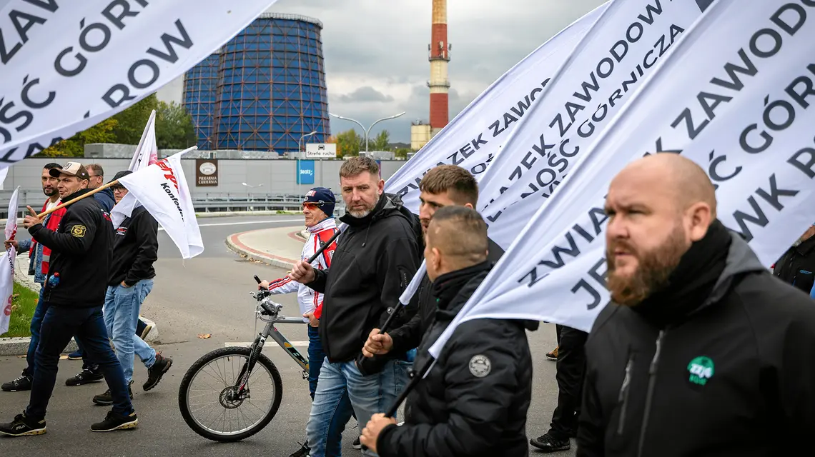 Manifestacja zwiazkowców z Jastrzębskiej Spółki Węglowej. Jastrzębie Zdrój, 14 października 2025 r. // Fot. Grzegorz Celejewski / Agencja Wyborcza.pl