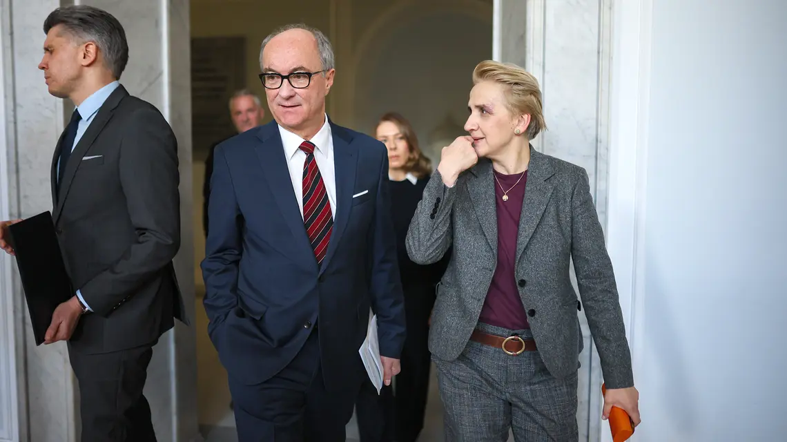  Włodzimierz Czarzasty zadeklarował, że nie poprze wniosku o przyznanie Pokojowej Nagrody Nobla prezydentowi USA Donaldowi Trumpowi. N/z z Joanną Scheuring-Wielgus w Sejmie. Warszawa, 2 lutego 2026 r.// Fot. Leszek Szymański / PAP