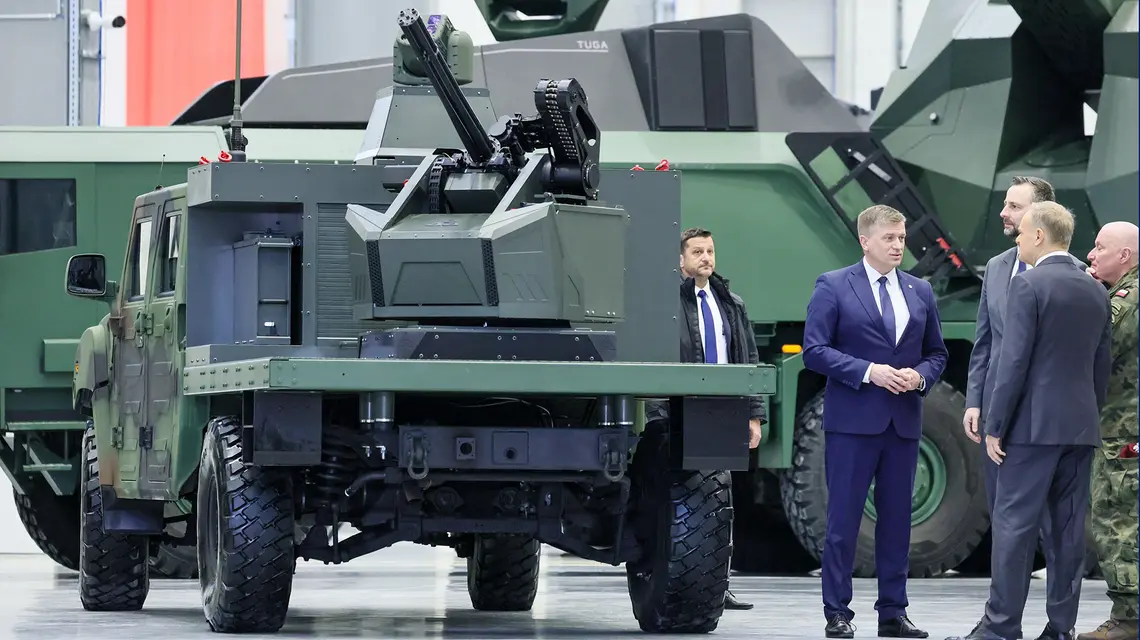 Podpisanie przez Agencję Uzbrojenia umowy z konsorcjum firm na dostawę systemów przeciwlotniczych do zwalczania dronów. Kobyłka, 30 stycznia 2026 r. // Fot. Anita Walczewska / East News