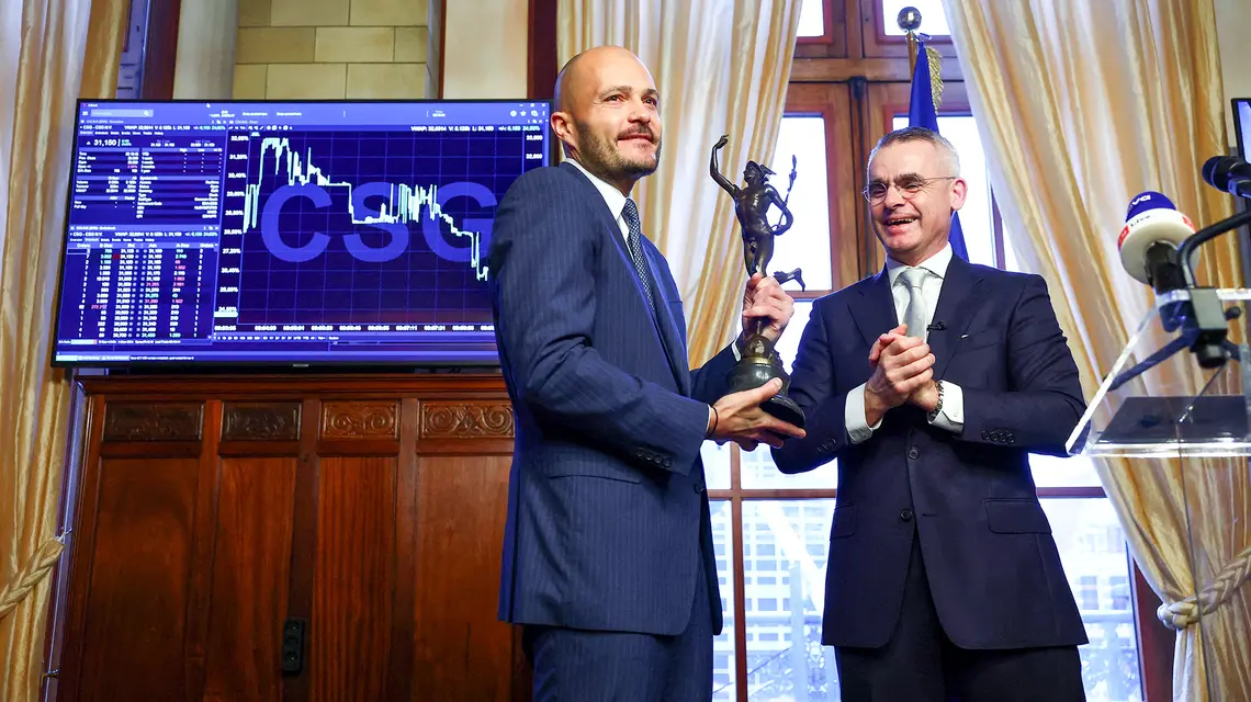 33-letni miliarder Michal Strnad (z lewej) podczas debiutu giełdowego jego koncernu zbrojeniowego. Amsterdam, 23 stycznia 2026 r. // // Fot. Piroschka Van De Wouw / Reuters / ForumCzeski miliarder Michal Strnad podczas debiutu giełdowego w Amsterdamie. Holandia, 23 stycznia 2026 r. // Fot. Piroschka Van De Wouw / Reuters / Forum