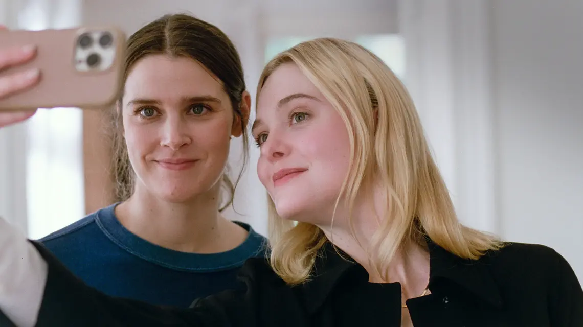 Inga Ibsdotter Lilleaas i Renate Reinsve w filmie "Wartość sentymentalna", reż. Joachim Trier, 2025 r. // Fot. Materiały prasowe M2 Films.