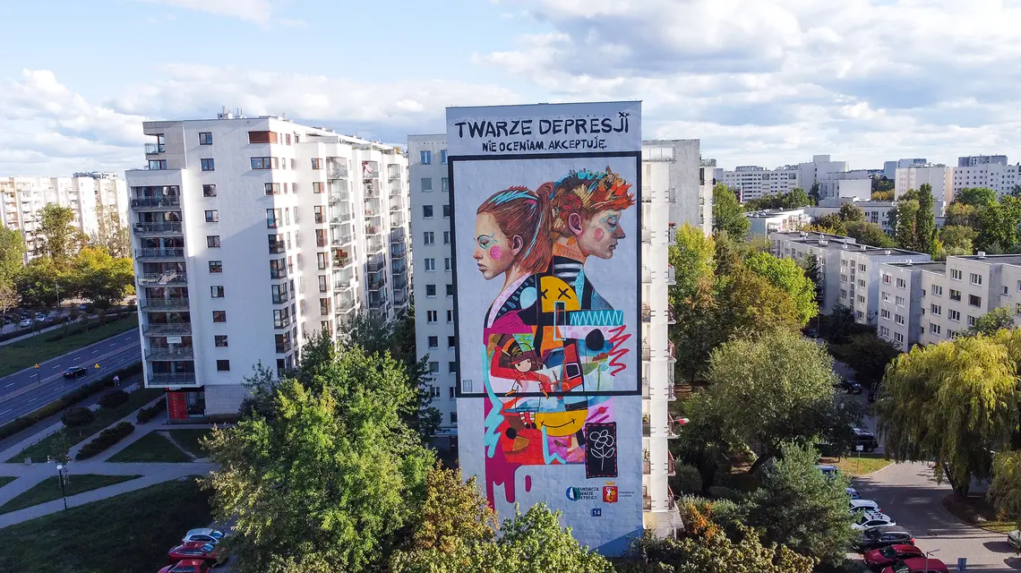 Mural „Twarze depresji" autorstwa Wojciecha Brewki na Ursynowie w Warszawie namalowany wspólnie z firmą Wallart, wrzesień 2024 r. // Fot. Materiały prasowe Wallart 