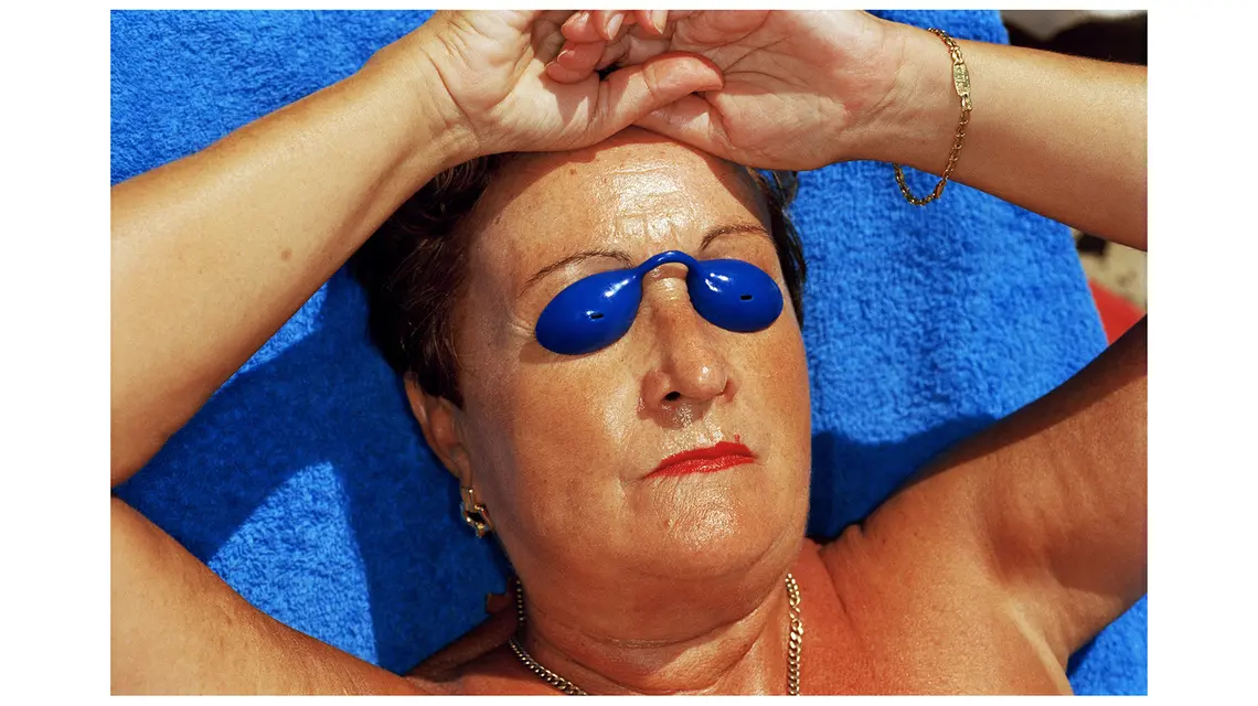 Hiszpania, Benidorm, 1997 r. // Fot. Martin Parr/ MAGNUM PHOTOS / materiały prasowe