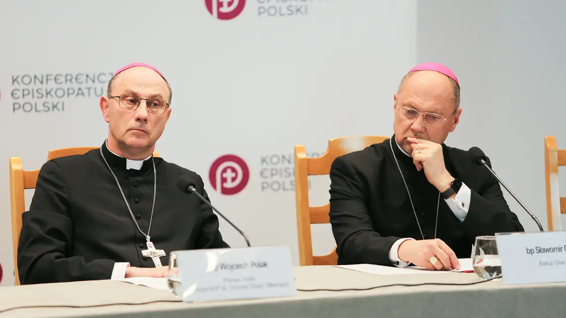 Konferencja prasowa podsumowująca 404. Zebranie Plenarne KEP. Na zdjęciu arcybiskup Wojciech Polak oraz biskup Sławomir Oder. Warszawa, 12 marca 2026 r. // Fot. BP KEP