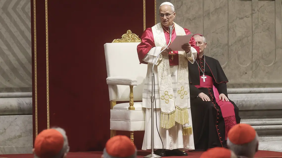 Papież Leon XIV podczas czuwania modlitewnego o pokój. Bazylika Świętego Piotra, Watykan, 11 kwietnia 2026 r. // Fot. Alessandra Benedetti / Getty Images