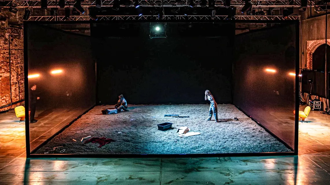 Spektakl AUTENTIK, reż. Norbert Rakowski. Teatr im. Jana Kochanowskiego w Opolu // Fot. Magdalena Cyzik / materiały prasowe