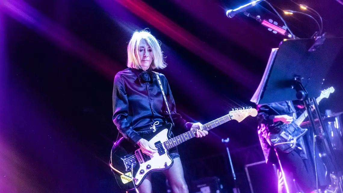 Kim Gordon, była członkini grupy Sonic Youth podczas koncertu w Mediolanie. Włochy, 28 października 2024 r. // Fot. lena Di Vincenzo / Getty Images