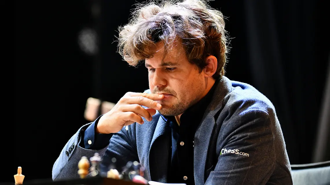 Magnus Carlsen podczas turnieju szachów szybkich i błyskawicznych Tata Steel Chess India. Kalkuta, 17 listopada 2024 r. // Fot. Dipayan Bose / SOPA Images / LightRocket / Getty Images