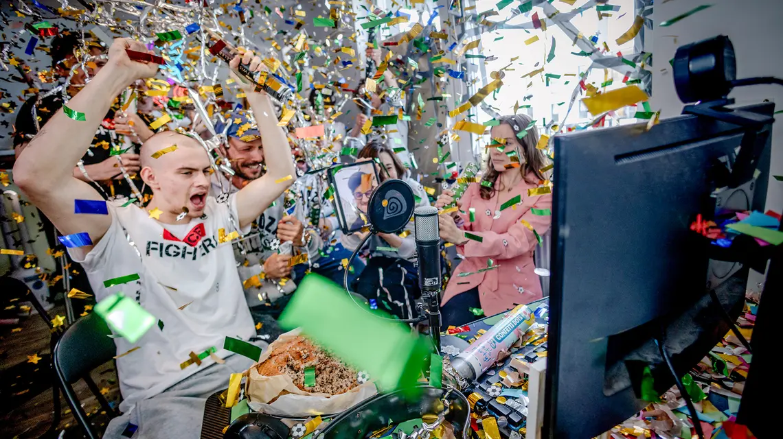 Piotr Garkowski alias Łatwogang, podczas swojej rekordowej zbiórki. Warszawa, 26 kwietnia 2026 r. // Fot. Filip Naumienko / Reporter