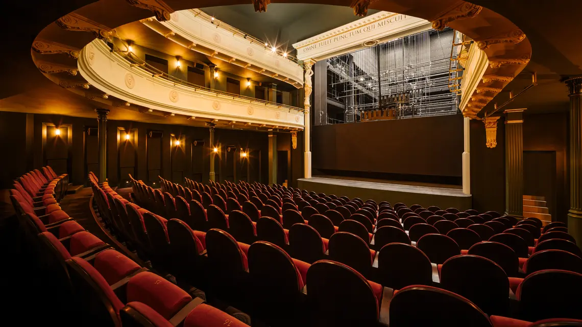 Duża Scena Teatru Żeromskiego w Kielcach // Fot. Nate Cook 