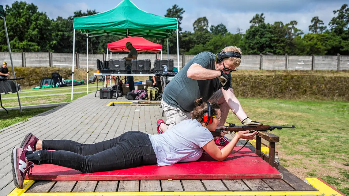 Piknik strzelecki „Kaliber” w Bydgoszczy, 30 lipca, 2023 r. // Fot. Roman Bosiacki / Agencja Wyborcza.pl 