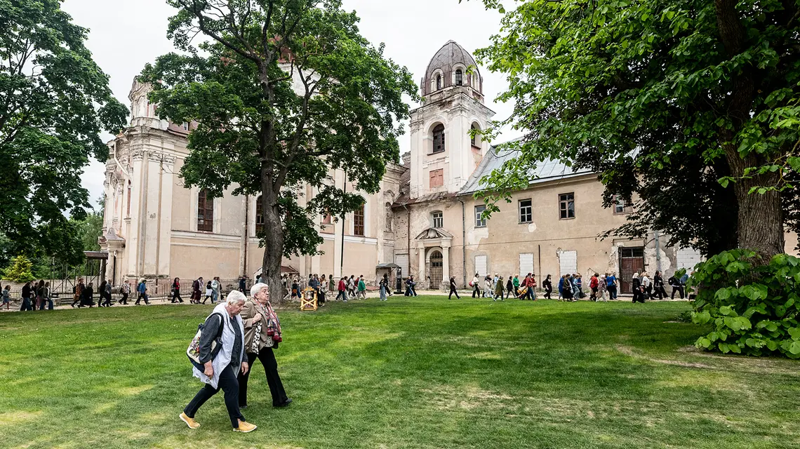 Zespół poklasztorny wizytek z nieczynnym Kościołem Serca Jezusowego na Rossie – centrum Światowego Kongresu Miłosierdzia w Wilnie, czerwiec 2026 r. // Fot. Evgenia Levin / materiały prasowe WACOM