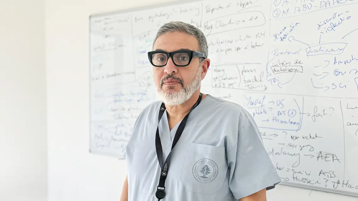 Dr Ghassan Abu-Sittah, brytyjsko-palestyński chirurg. Specjalizuje się w medycynie wojennej i chirurgii czaszkowo-twarzowej. // Fot. Miłka Fijałkowska