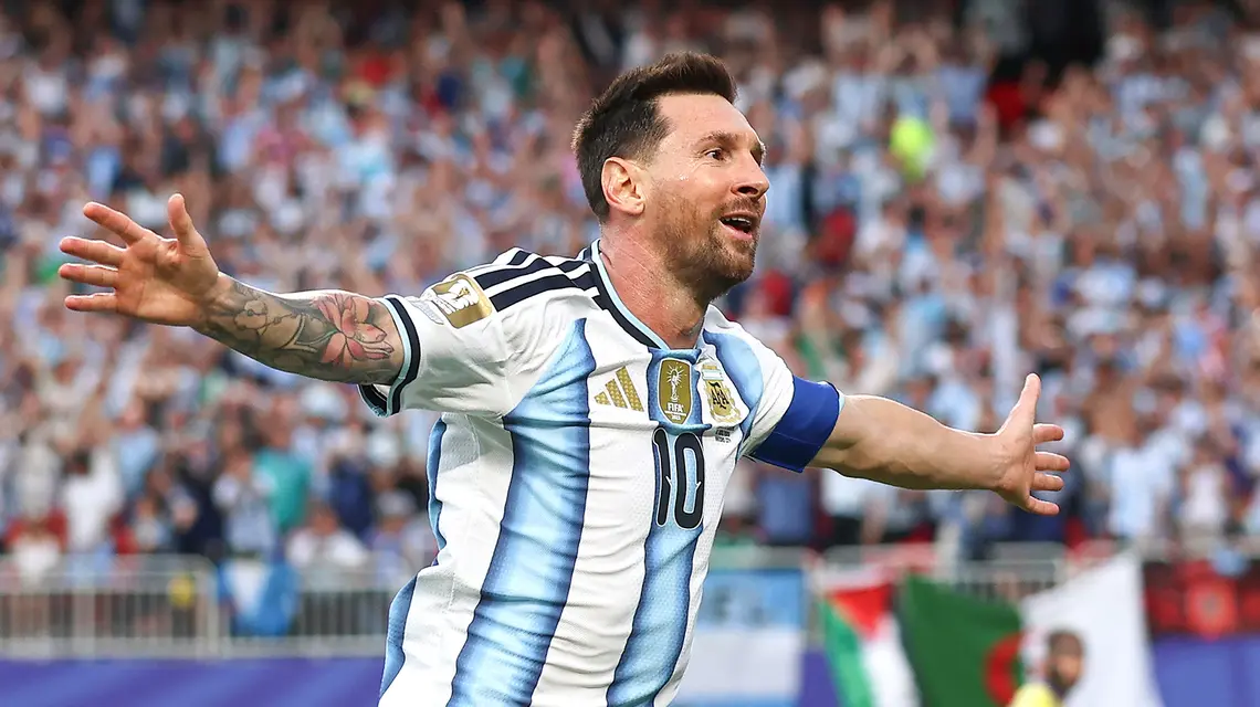 Leo Messi po zdobyciu pierwszej bramki podczas meczu Mistrzostw Świata FIFA 2026 pomiędzy Argentyną a Algierią. Kansas City, 16 czerwca 2026 r. // Fot. Maja Hitij / Getty Images 