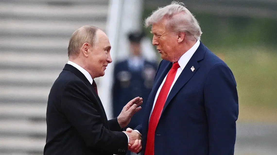 Donald Trump i Władimir Putin w Anchorage na Alasce. 15 sierpnia 2025 r. // Sergey Bobylev / IMAGO / PAP