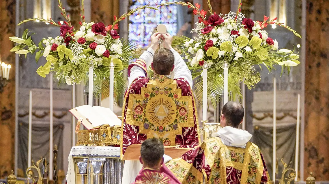 Msza św. w rycie trydenckim, Chartres, 9 czerwca 2025 r. // Fot. Frederic Petry / Hans Lucas / AFP / East News 