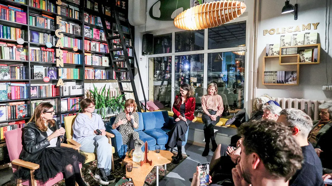 Premiera książki „I jakby co, to dzwoń!” Katarzyny Kalicińskiej, Zuzanny Dobruckiej i Beaty Harasimowicz w Big Book Cafe. Warszawa, 6 lutego 2024 r. // Fot. Mateusz Grochocki / East News