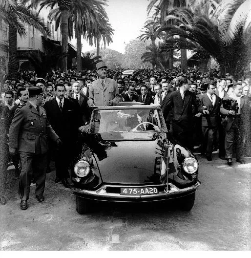 Generał de Gaulle z wizytą na Korsyce, 1958 r. / fot. Interpress, Kipa, Corbis / 