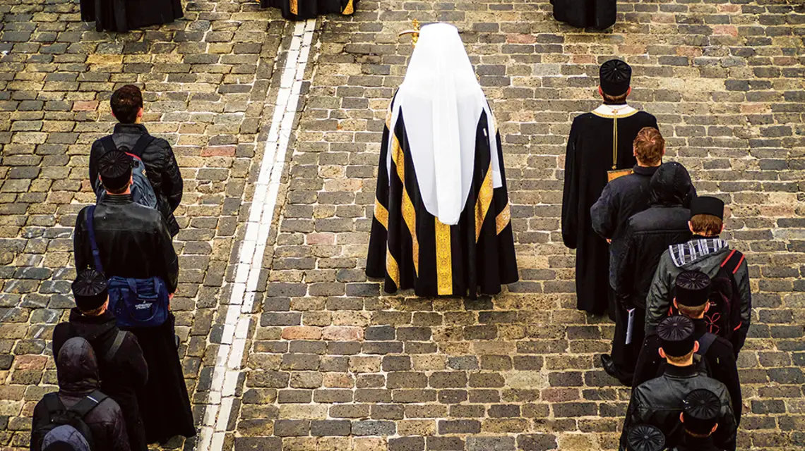 Światosław Szewczuk, ukraiński patriarcha Kościoła greckokatolickiego – powstałego w wyniku unii brzeskiej w 1596 r. – prowadzi procesję Niedzieli Palmowej w Kijowie, 5 kwietnia 2015 r. / IGOR GOLOVNOV / ALAMY / BEW
