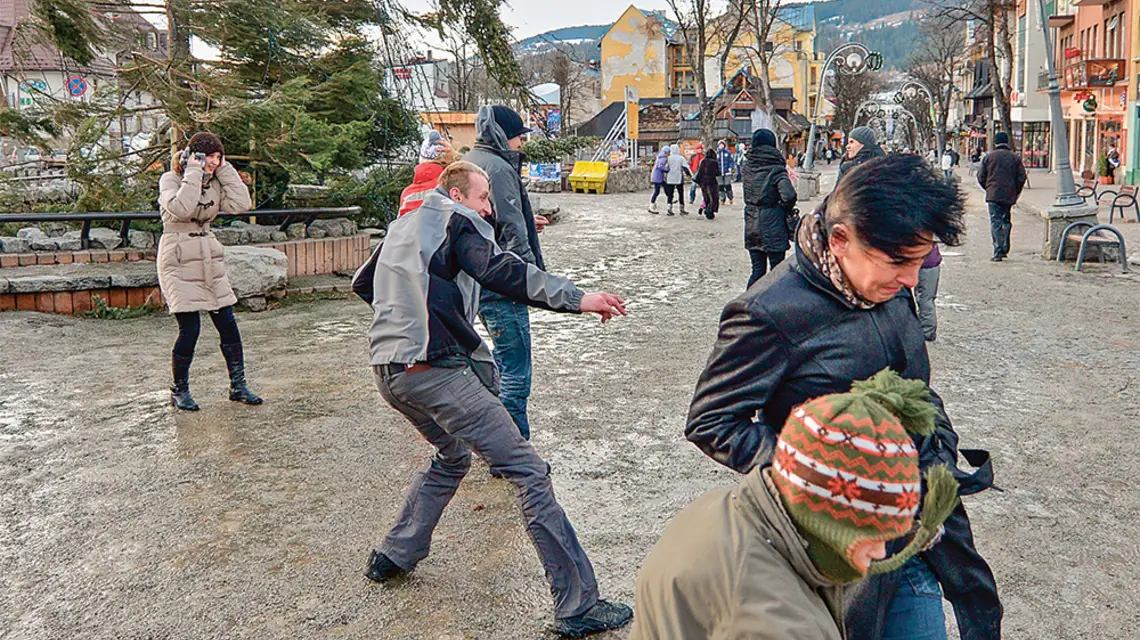 Halny w Tatrach. Zakopane, 2013 r. / BARTŁOMIEJ JURECKI / FORUM