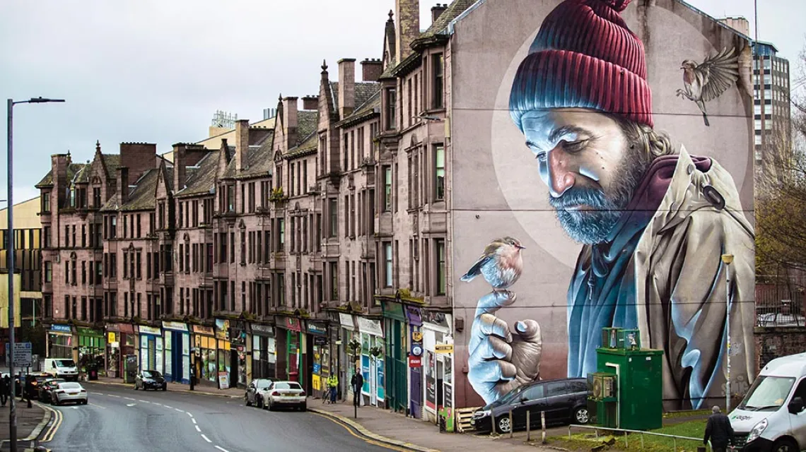 „Ptak, który nie latał”, mural Sama Batesa ps. Smug, Glasgow / JANE BARLOW / PA IMAGES / FORUM