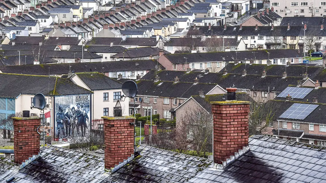 Dzielnica Bogside, gdzie podczas Krwawej Niedzieli w 1972 r. brytyjscy żołnierze zabili nieuzbrojonych demonstrantów, Londonderry, marzec 2019 r. / CHARLES MCQUILLAN / GETTY IMAGES