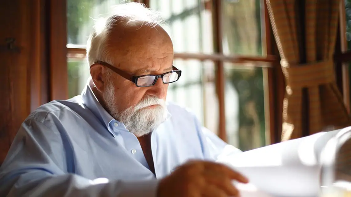 Prof. Krzysztof Penderecki przy pracy w swoim domu w Lusławicach, wrzesień 2013 r. / BRUNO FIDRYCH / PLASTERSTUDIO