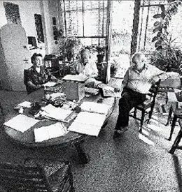 Jerzy Giedroyc, Zofia Hertz i Gustaw Herling-Grudziński w ogrodzie zimowym, 1987 / 
