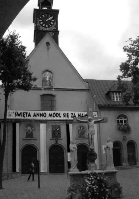 Góra świętej Anny, klasztor na szczycie /fot. A. Fiedler / Wikipedia / CC2.5 / 