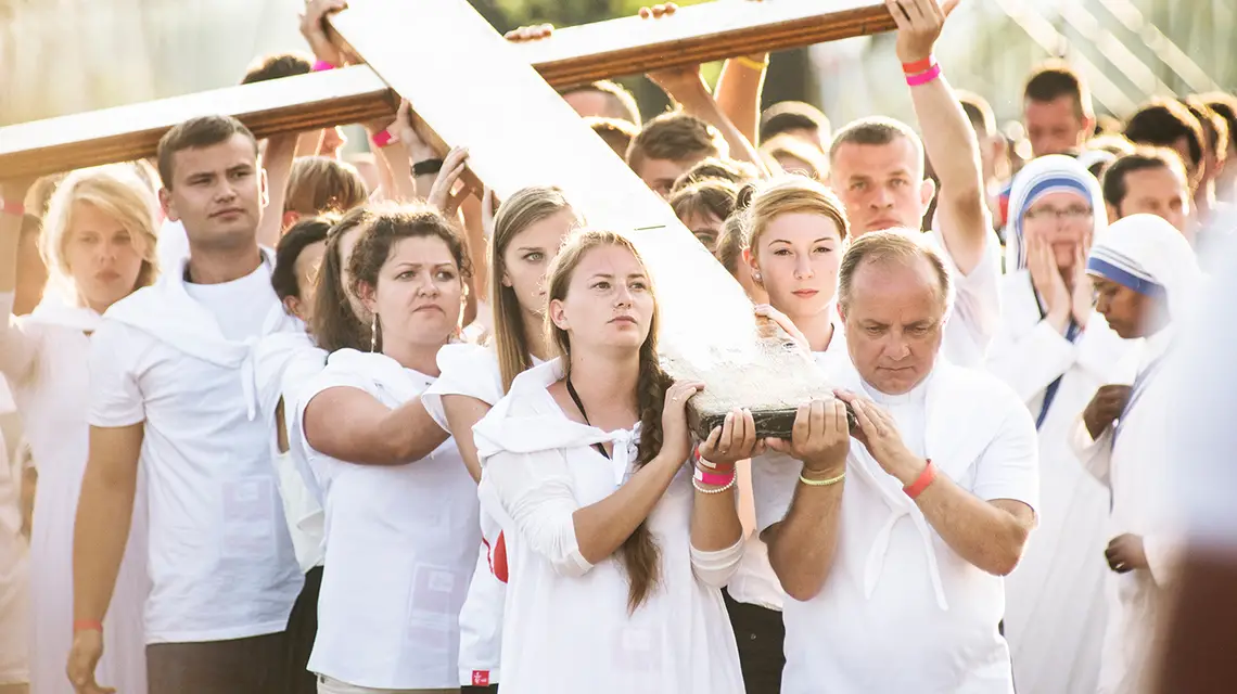 Droga Krzyżowa, podopieczni s. Chmielewskiej / fot. Jacek Taran / 
