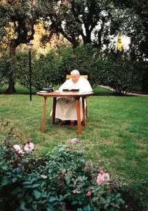 Wrzesień 2004, Jan Paweł II w ogrodzie Castel Gandolfo / 
