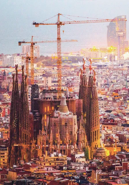 La Sagrada Familia, Barcelona, październik 2015 r. / DAVID RAMOS / GETTY IMAGES