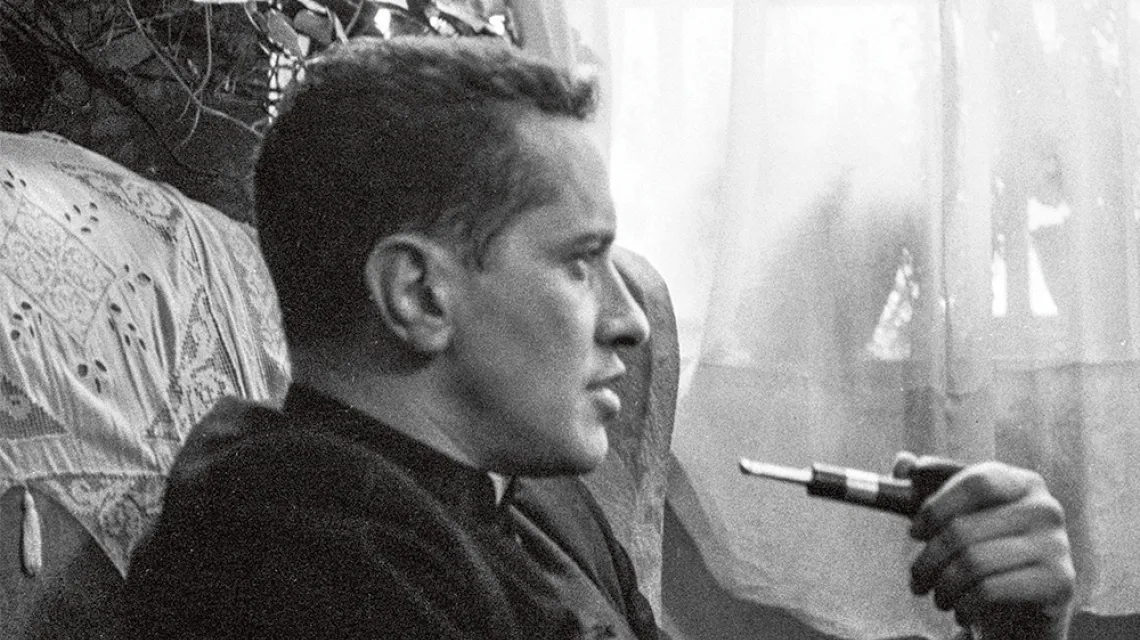 Ks. Camilo Torres, pionier teologii wyzwolenia, bojownik kolumbijskiej Armii Wyzwolenia Narodowego. Bogota, 1962 r. / PHILLIP HARRINGTON / ALAMY / BE&W