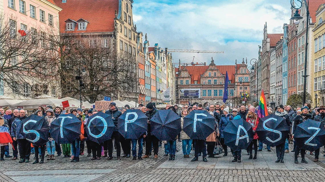 Antyfaszystowska manifestacja Komitetu Obrony Demokracji „Faszyzm Stop!”, Gdańsk, 19 listopada 2017 r. / ŁUKASZ DEJNAROWICZ / FORUM