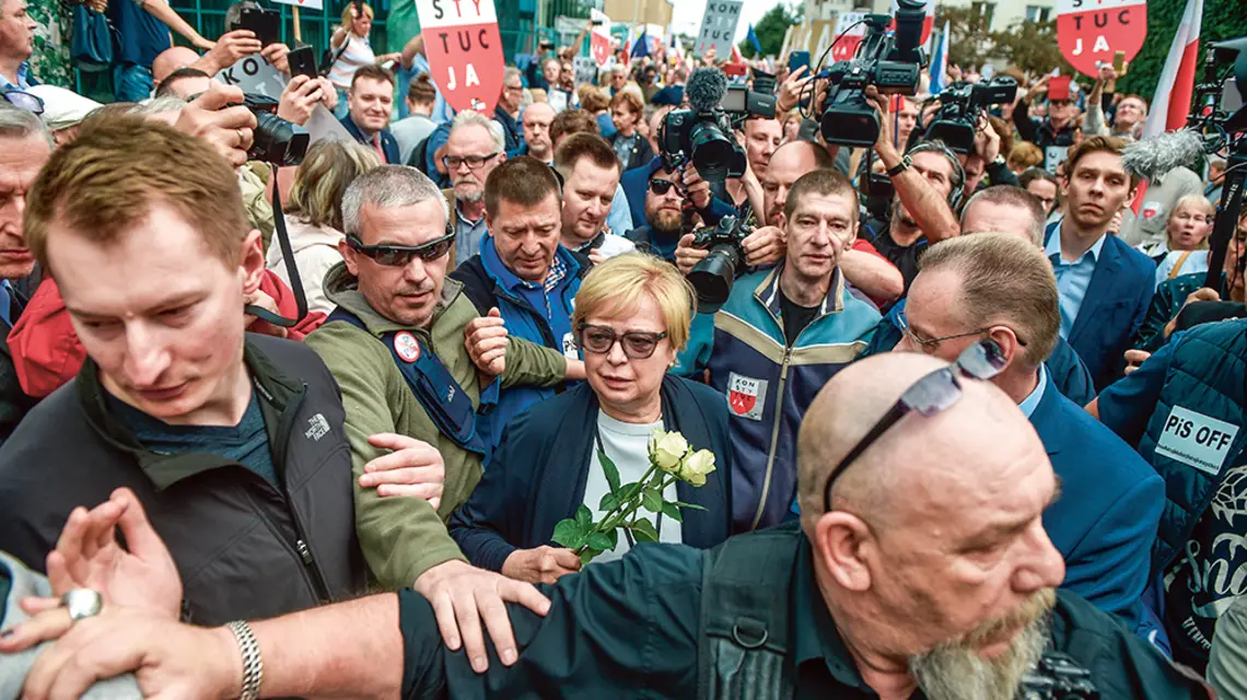 I prezes Sądu Najwyższego Małgorzata Gersdorf w drodze do siedziby SN dzień po „odesłaniu w stan spoczynku”. Warszawa, 4 lipca 2018 r. / ADAM CHEŁSTOWSKI / FORUM