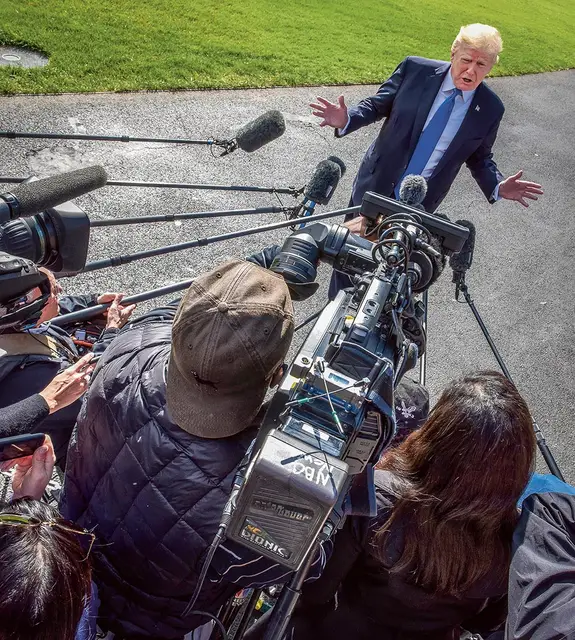 Donald Trump przed odlotem do Teksasu. Waszyngton, 25 października 2017 r. / THE WASHINGTON POST / GETTY IMAGES