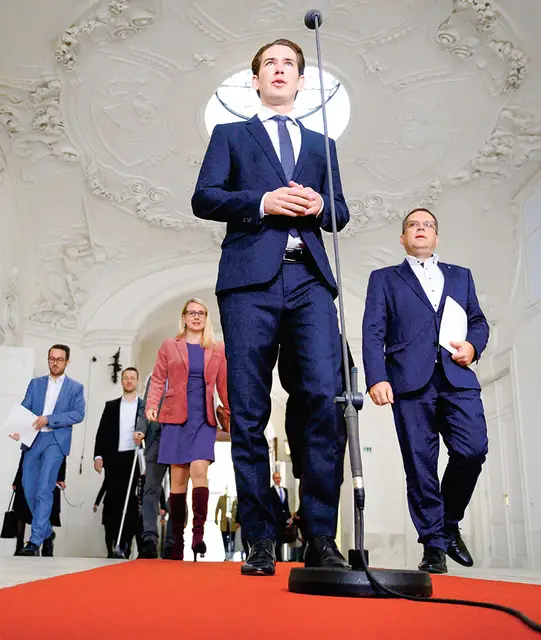Sebastian Kurz podczas spotkania z dziennikarzami – tuż przed negocjacjami z Wernerem Koglerem, przewodniczącym Zielonych. Wiedeń, 18.10.2019 r. / JOE KLAMAR / AFP / EAST NEWS