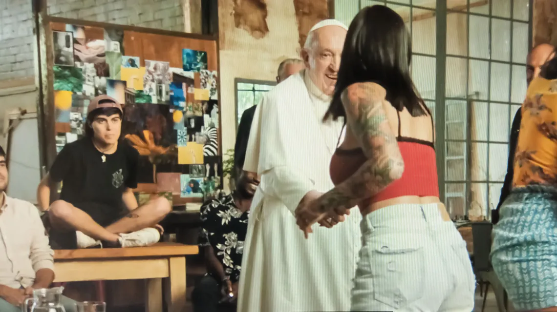 Kadr z filmu "Papież Franciszek: pytania i odpowiedzi" / Disney+ / 